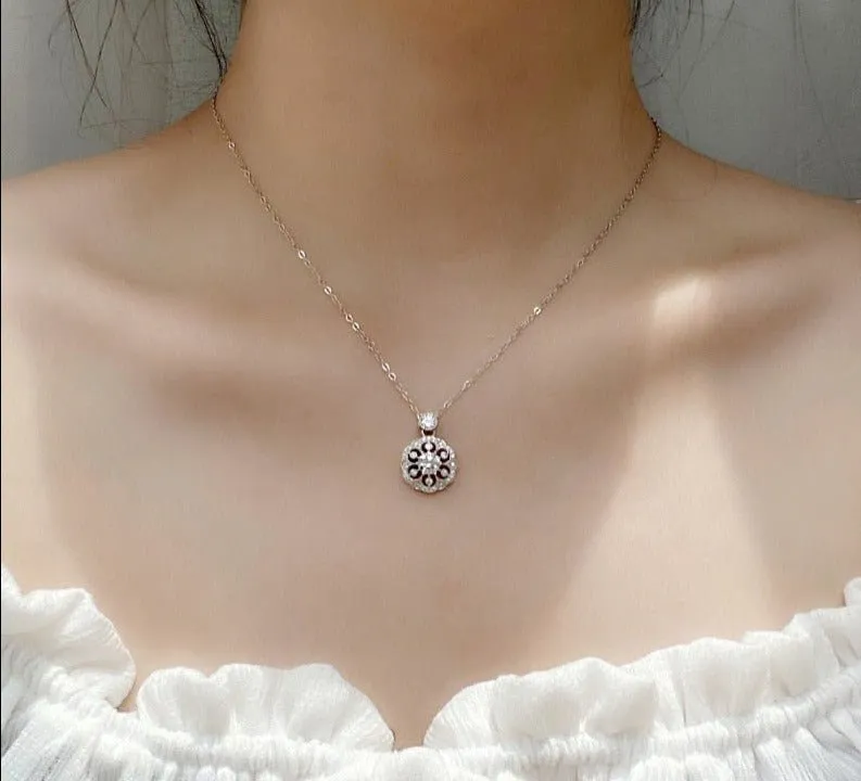 0.5ct Round Cut Diamond Flower Pendant Necklace