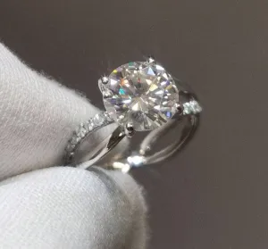 1 Carat Round Cut Diamond Twist 4 Claws Engagement Ring