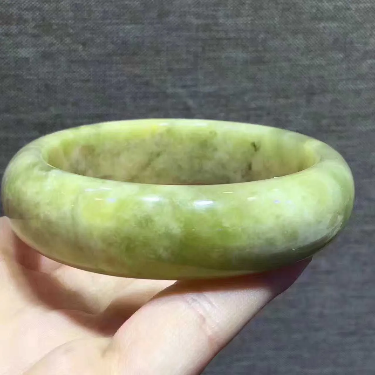 10% OFF- 58/59/60 mm Certified Natural Jadeite Emerald A*Jade HandCarved Fluttering Flower Bangle