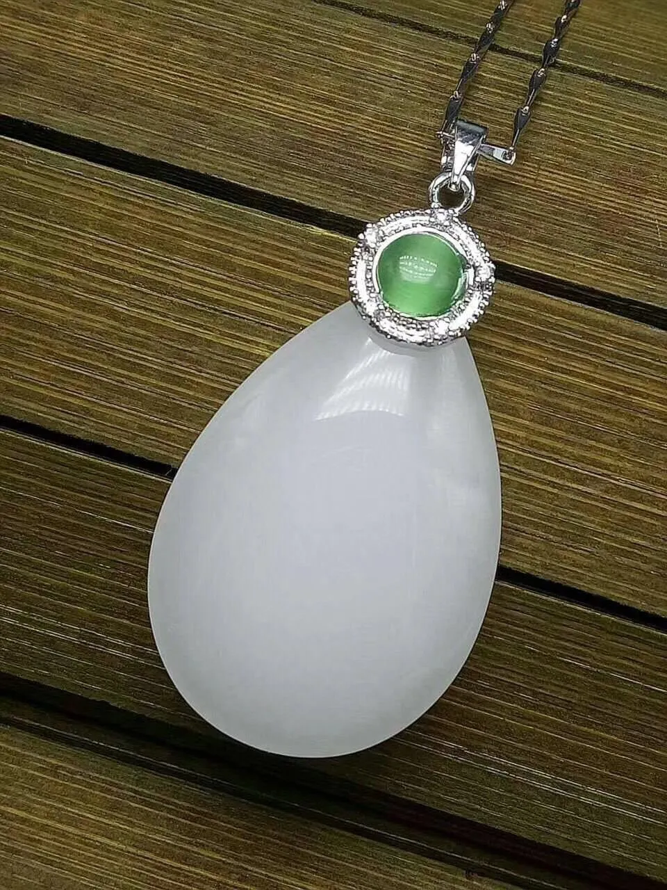 10% OFF- Certified Chinese Natural Emerald White Jade Handcarved Oval Pendant A2018