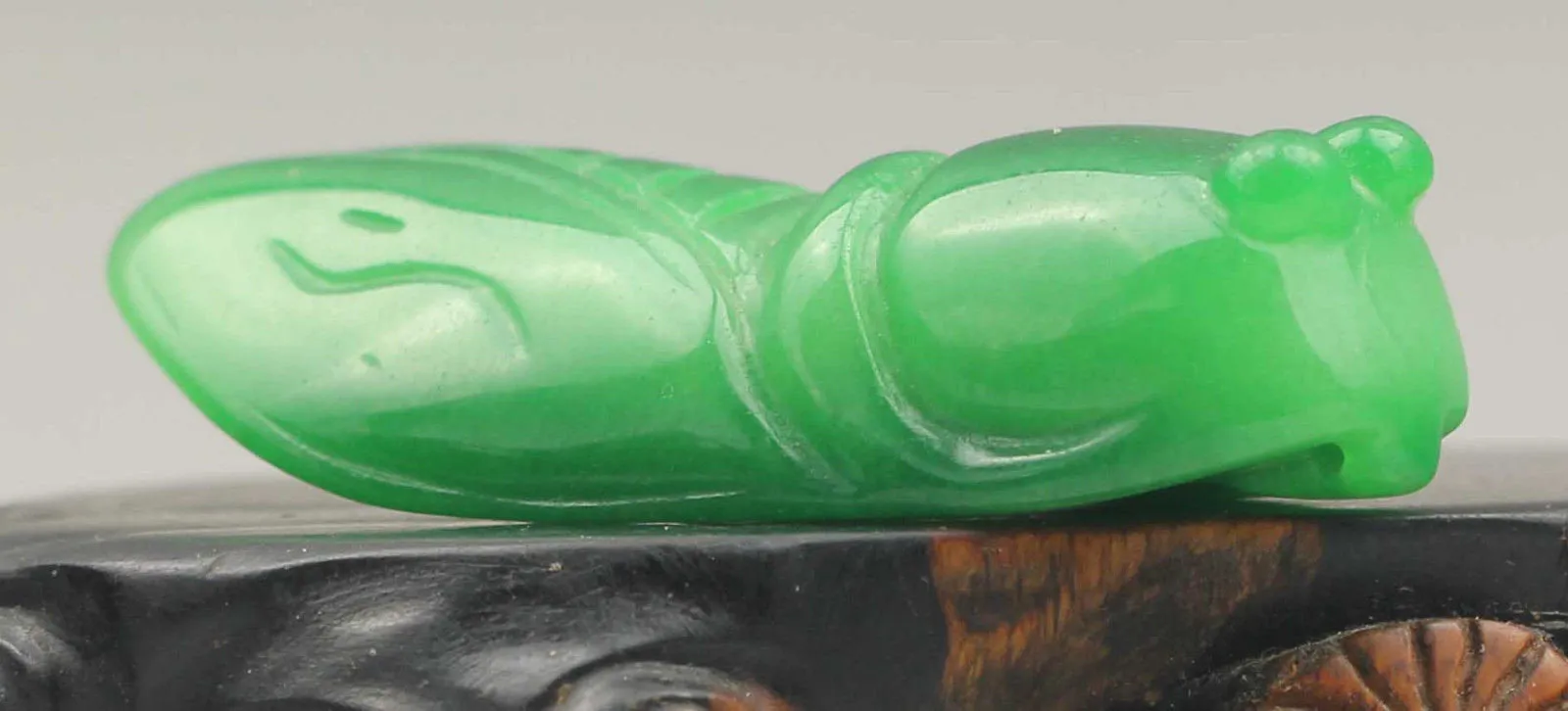 10% OFF- Certified Natural Jadeite Emerald Jade Handcarved Cicada Pendant《Grade A》NO.C854