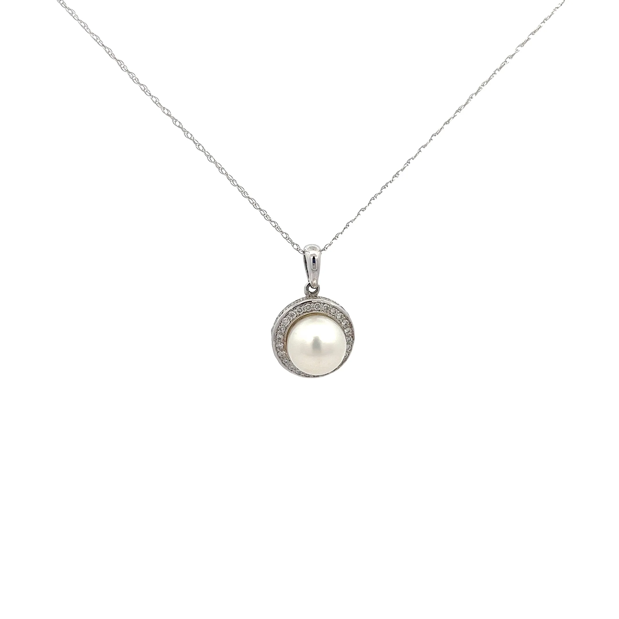 14k White Gold .50ct G SI1 Round Diamond and Fresh Water pearl 10mm necklace