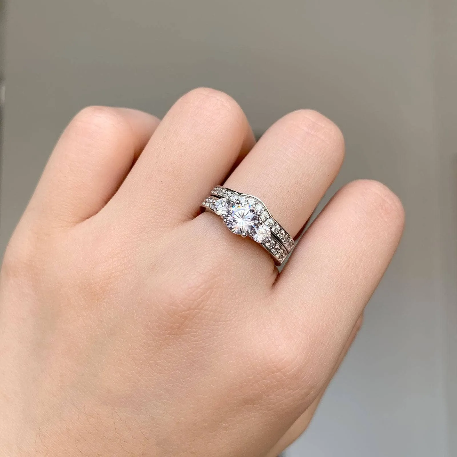 2pcs 3 Stone Round Cut Created Diamond Wedding Ring Set