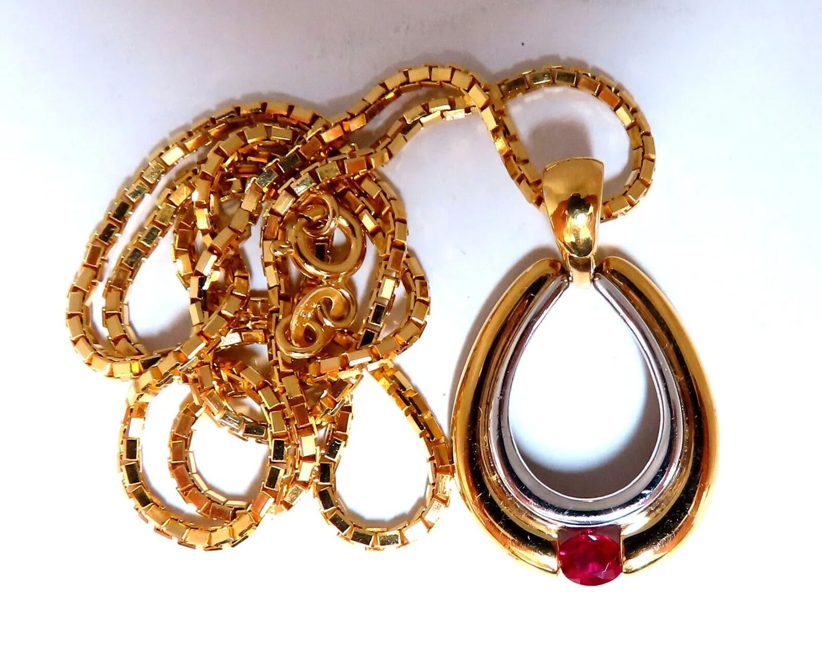 .40ct Natural Ruby Necklace 18kt Horse shoe