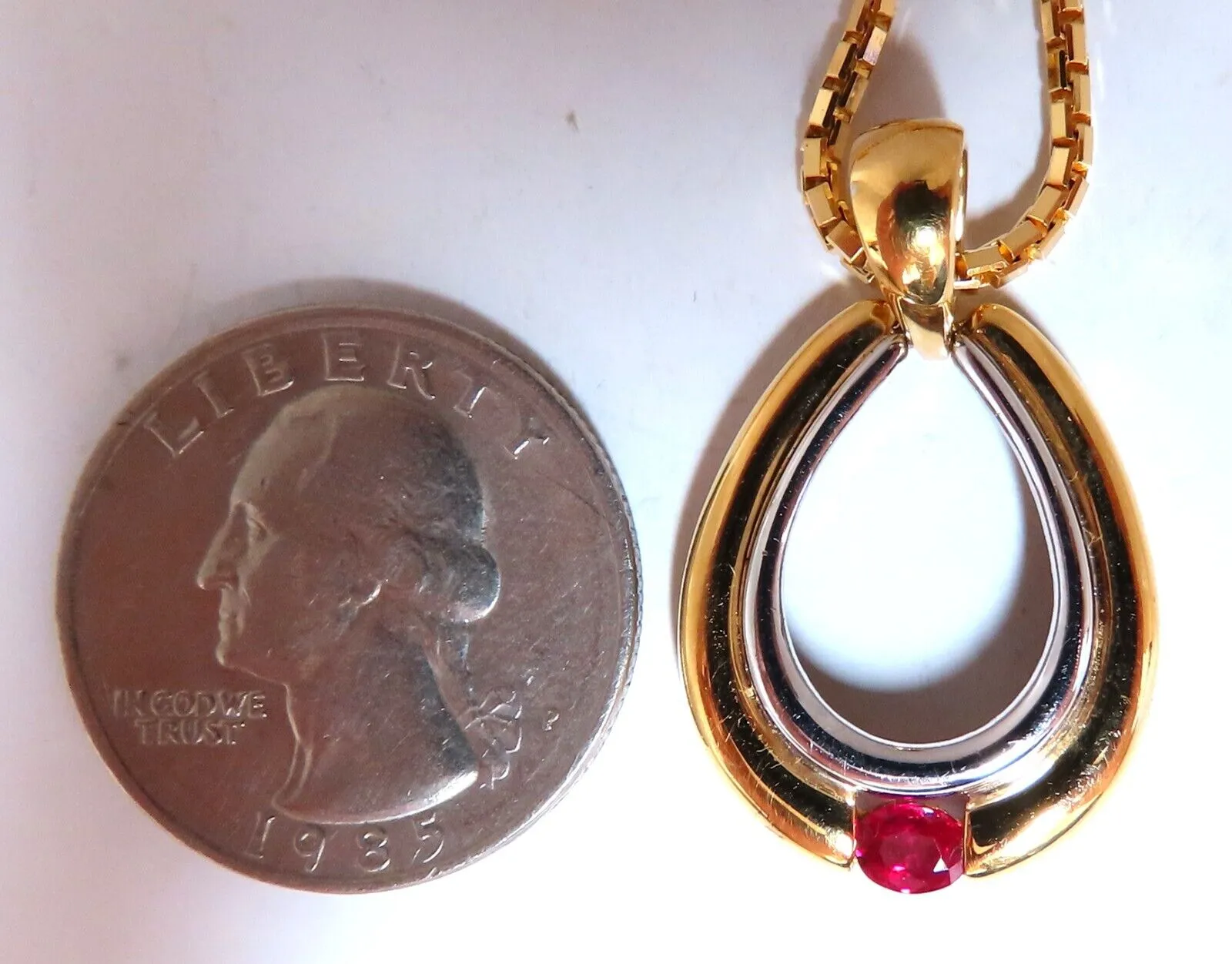.40ct Natural Ruby Necklace 18kt Horse shoe