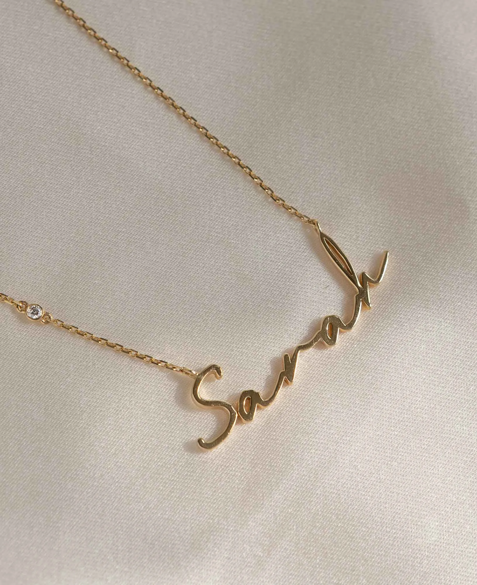 Alaia Custom Nameplate Necklace with Diamond