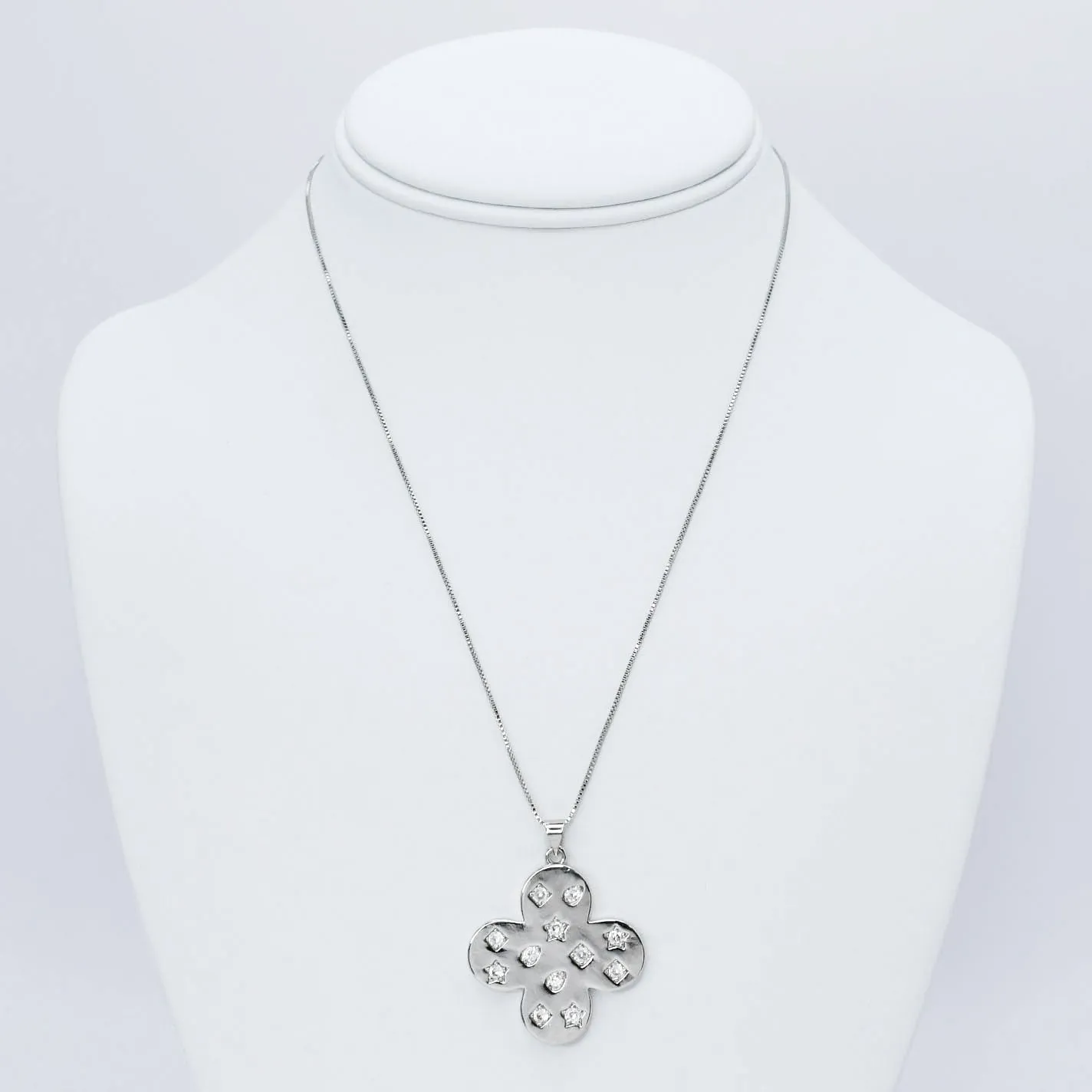 Amelia Pendant Necklace Silver