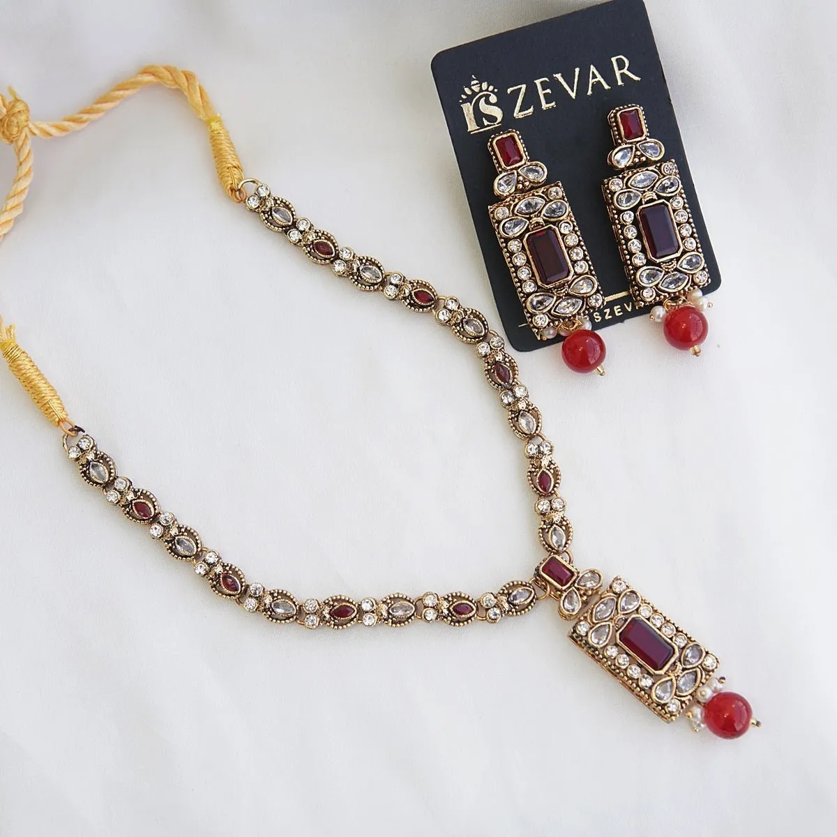 Antique Graceful Necklace Set