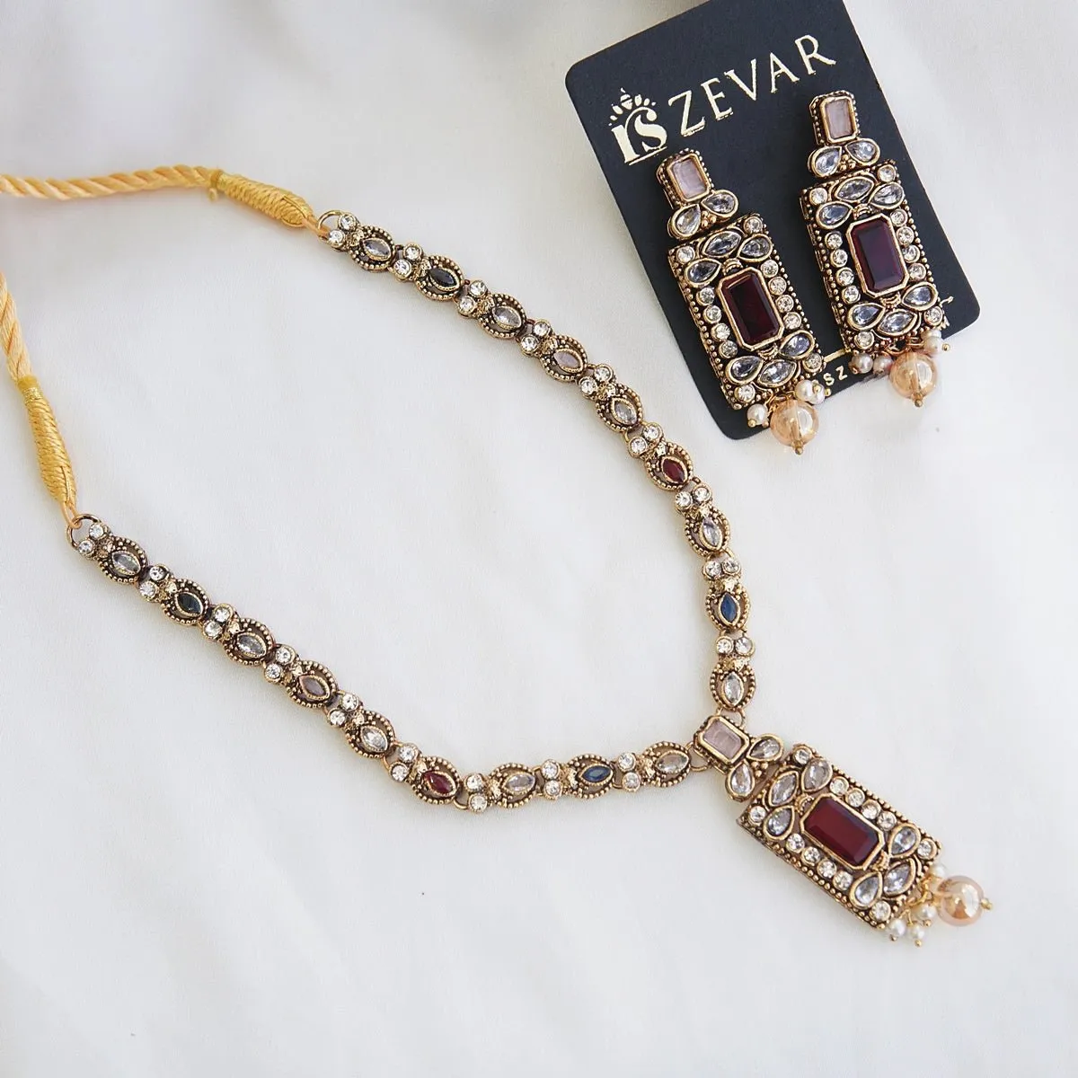 Antique Graceful Necklace Set