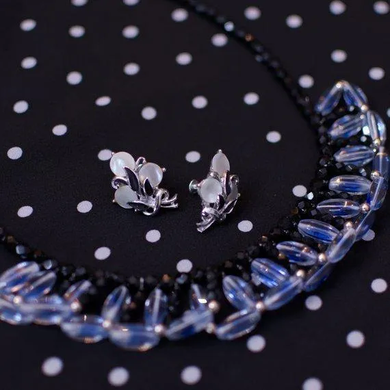 Black and Blue Vintage Glass Beaded Necklace, Glass Beads, Vintage Necklace, Silver Tone Beads