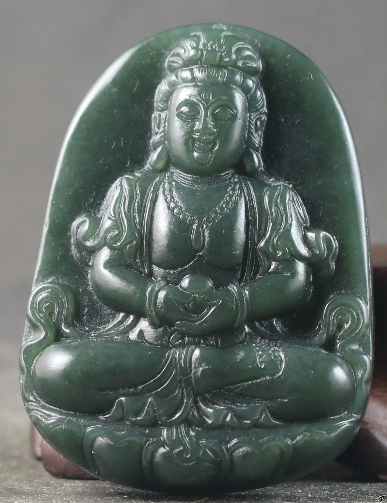 Certified Natural Jadeite Emerald Jade Guanyin Pendant《Grade A》