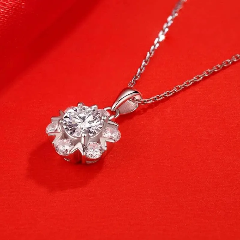 Classic 1.0 Ct Diamond Pendant Snowflake Necklace