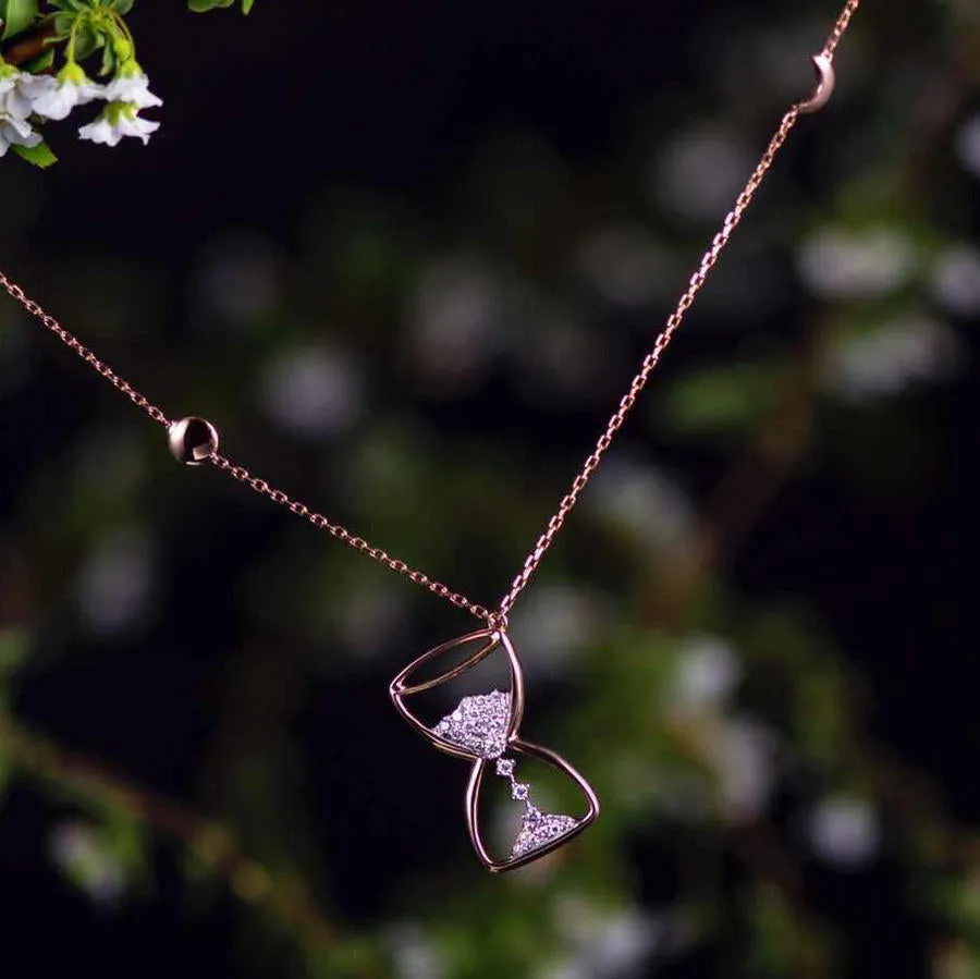 「Hourglass」 Rose Gold Diamond necklace