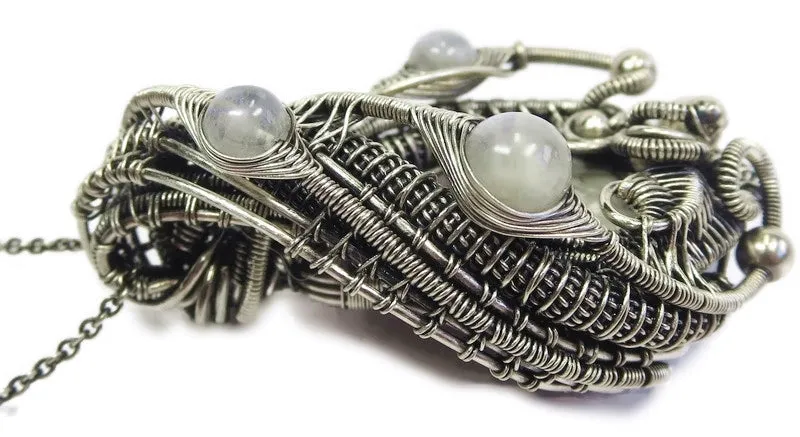 Mexican Crazy Lace Pendant with Rainbow Moonstone