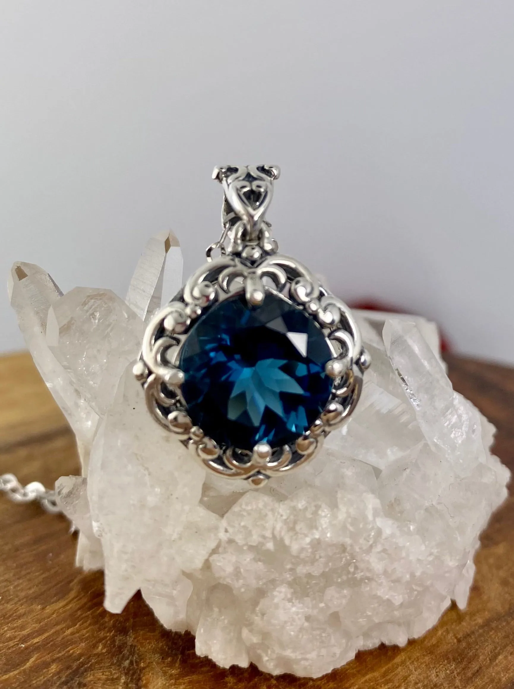 Natural London Blue Pendant Necklace, Vintage Jewelry #P103z