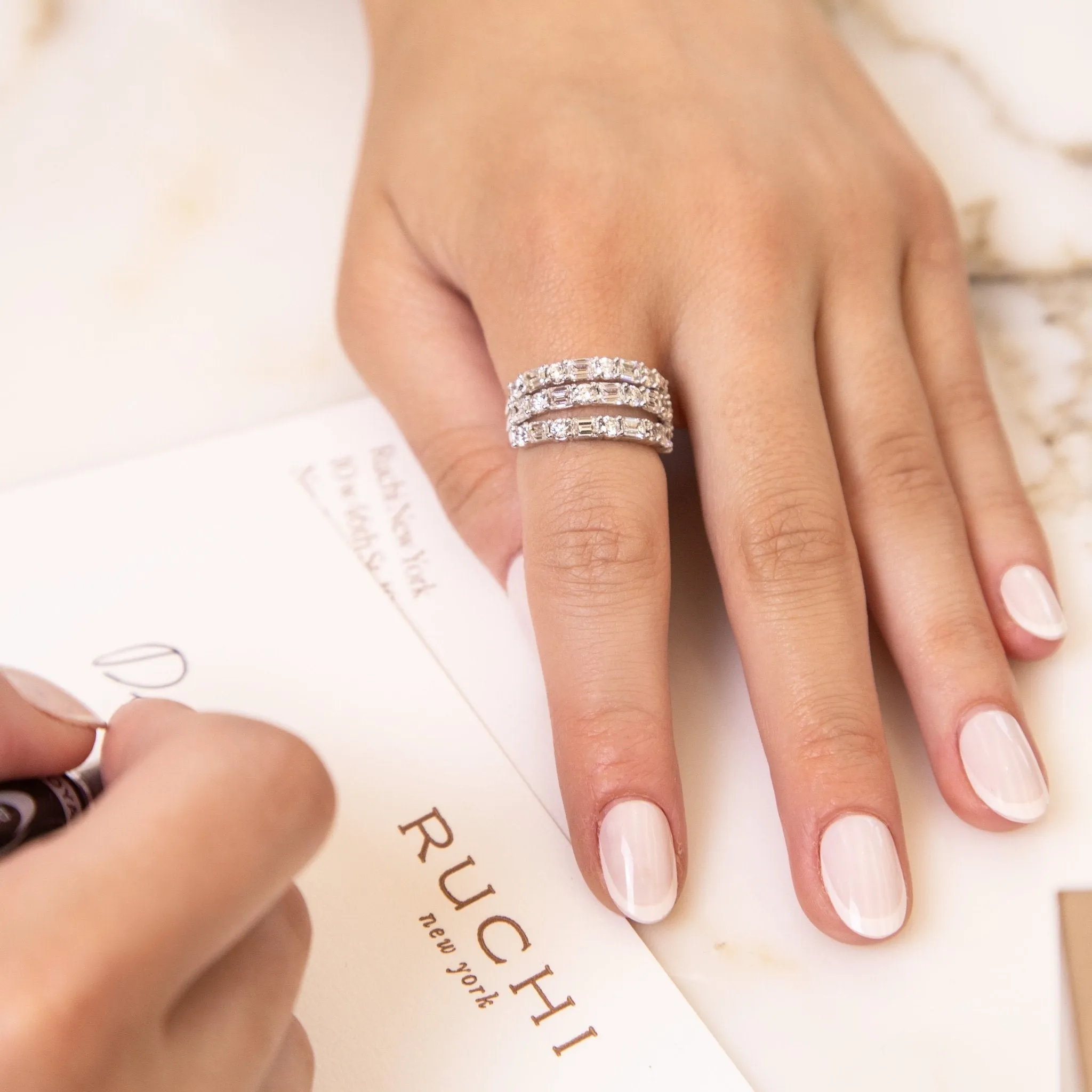 Paradis Diamond Three Row Band