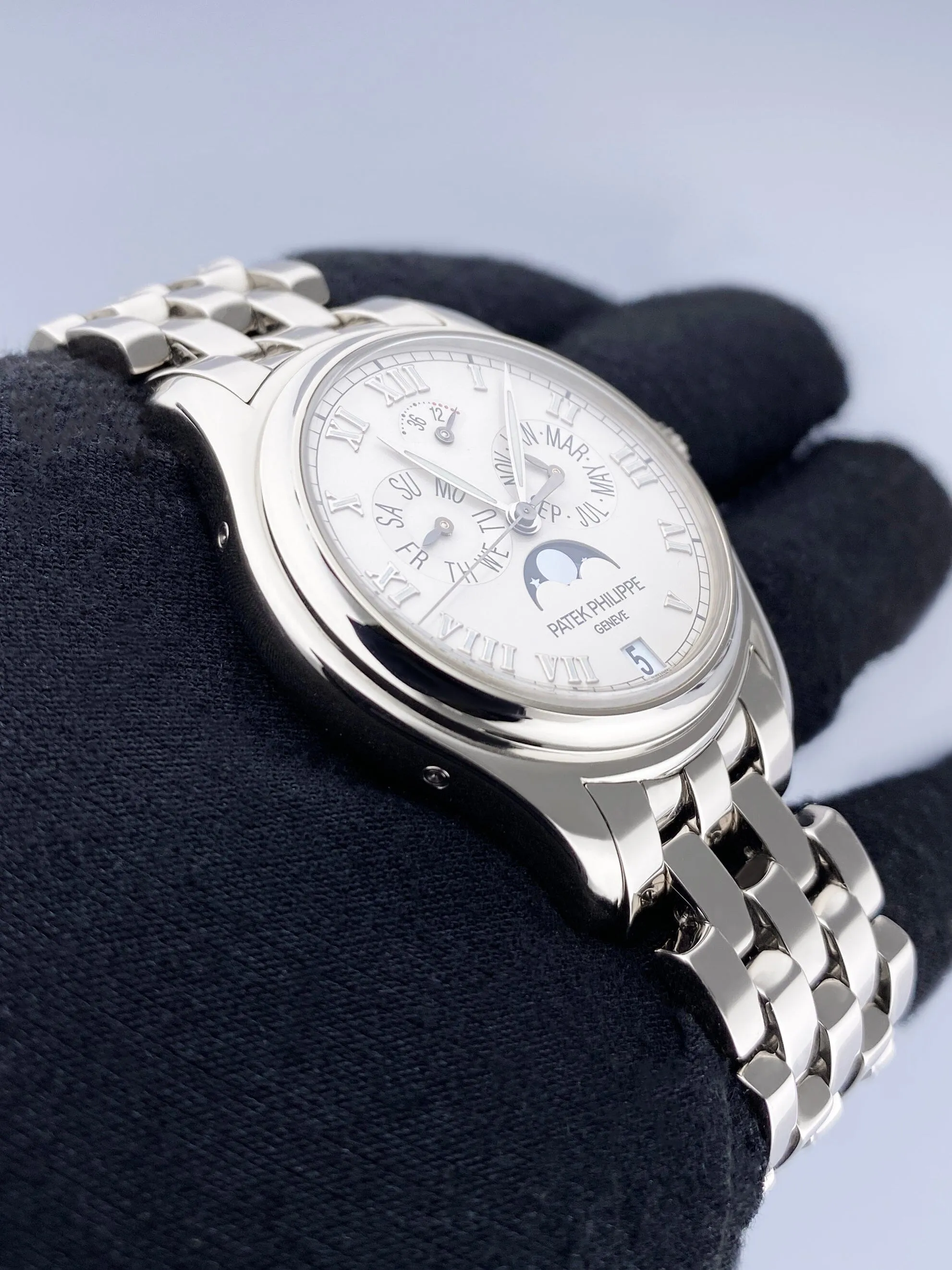 Patek Philippe Annual Calendar 5036G Mens Watch