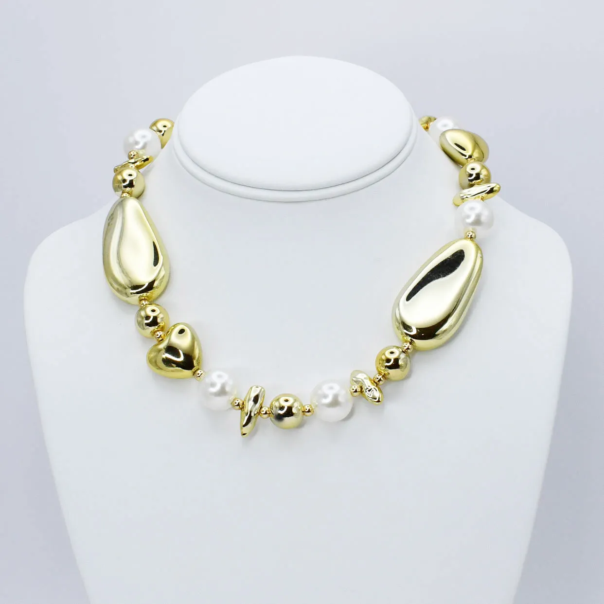 Pearls & Beads Necklace J17