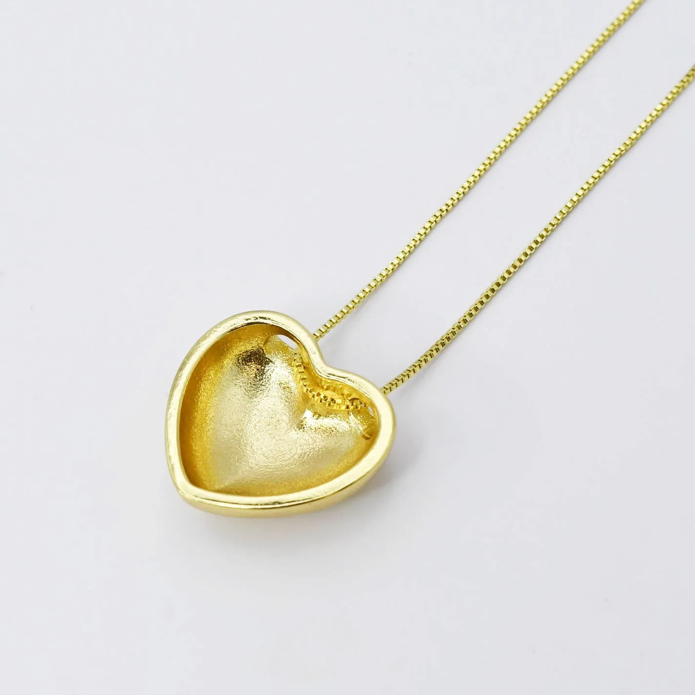 Puffy Love Necklace Gold