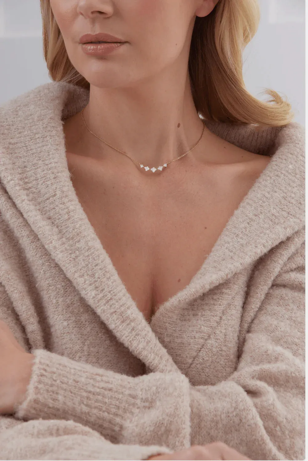 SARA WEINSTOCK DUJOUR DIAMOND AND GOLD GRADUATED CLUSTER NECKLACE