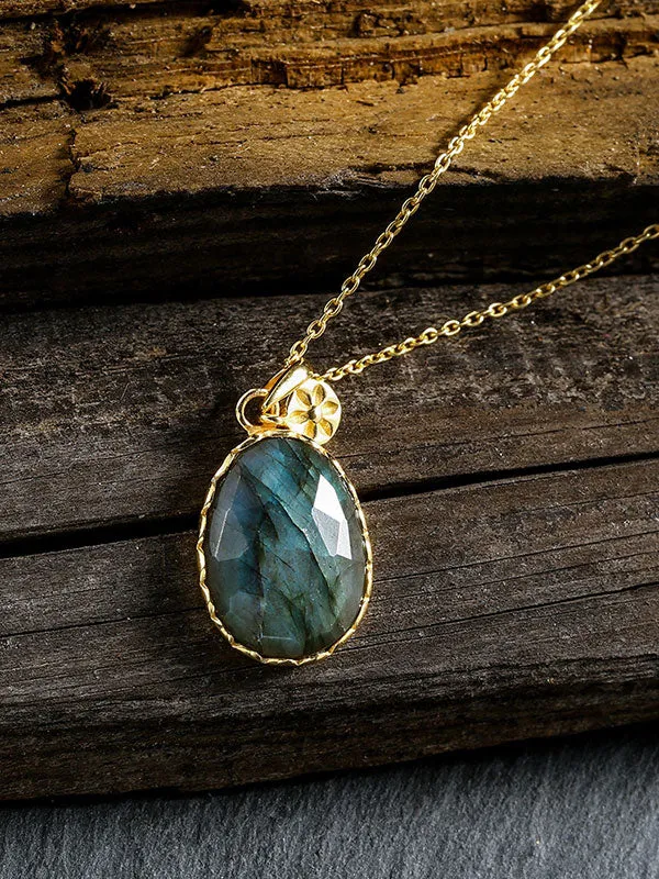 Shining Labradorite Necklace