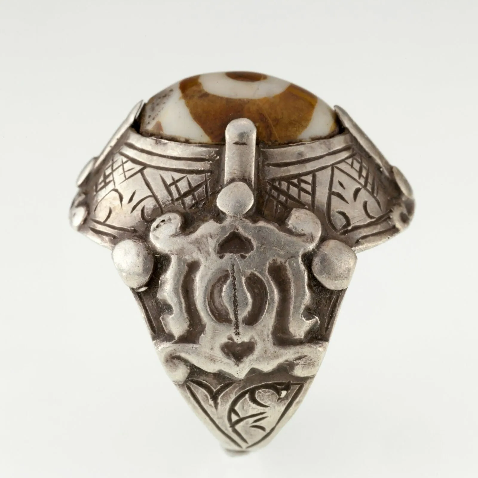 Silver Afghan Hand-Chased Plaque Ring with Bullseye Agate Size 5.5