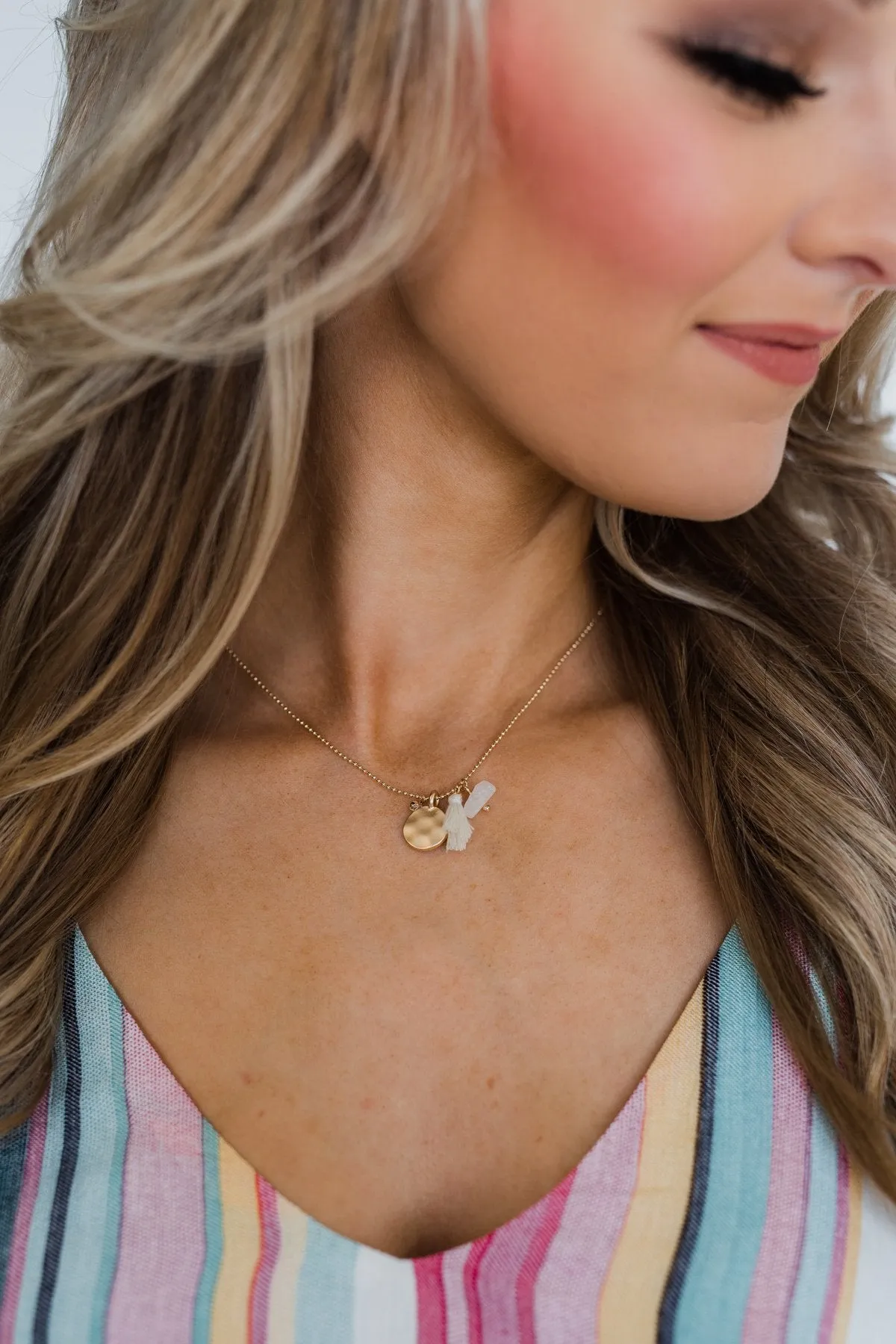 Simple & Charming Necklace- Cream