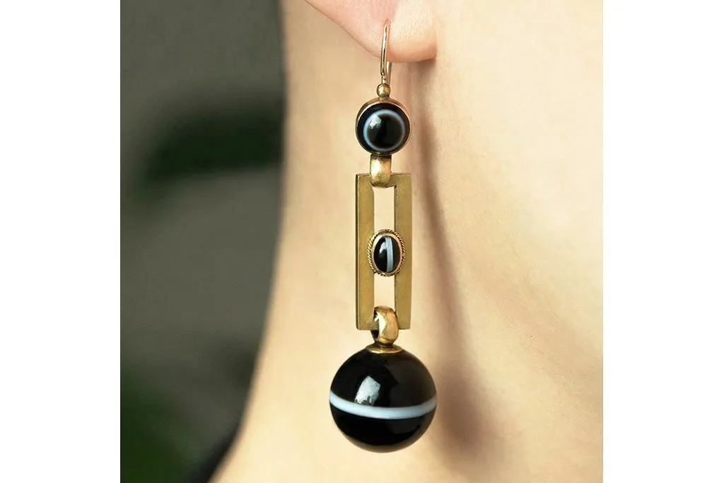Victorian Banded Agate Gold Earrings
